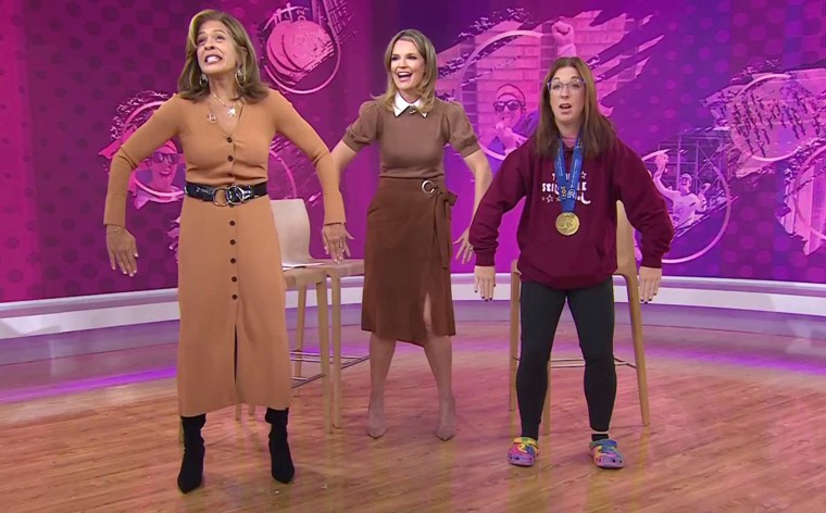 Erin Azar taught Hoda Kotb and Savannah Guthrie how to do her famous running outfit of the day pose.