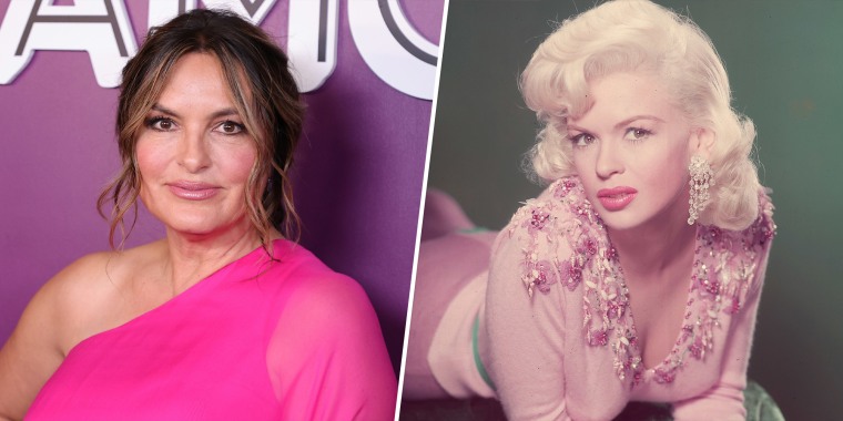 Hargitay sported a pink Valentino gown to the Glamour Women of the Year awards ceremony in honor of her late mother, Jayne Mansfield.