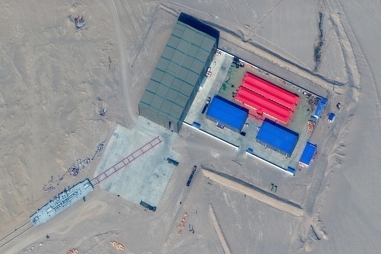 Image: Maxar satellite image shows a rail terminus and target storage building in Ruoqiang, Xinjiang, China