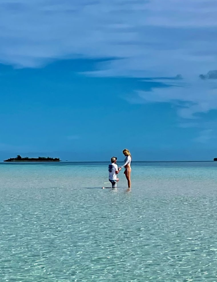 A stranger captured this special moment in the Bahamas. 