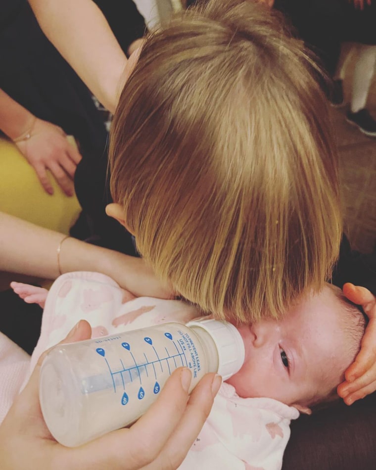 Jenna shared a cute photo of what appears to be her youngest son, Hal, giving his baby cousin a kiss.