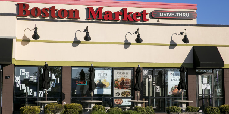 Customers at one Boston Market in California were unable to pick up Thanksgiving dinners because of a surprise closure. 