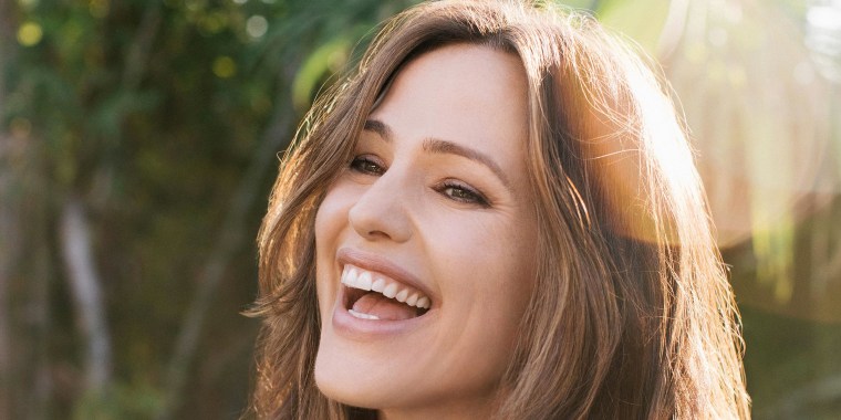 Jennifer Garner shares her go-to beauty products