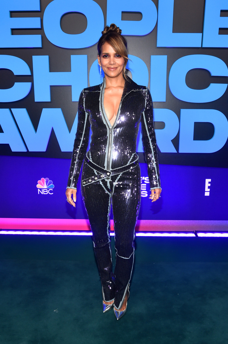2021 E! People's Choice Awards - Red Carpet