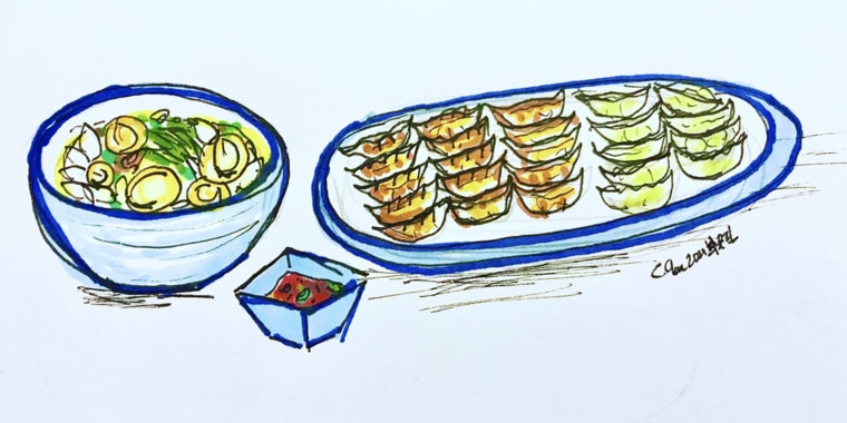 Here's how to prepare mandu, by steam-frying them, pan-steaming them or cooking them in broth.
