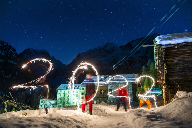 Image: New Year's Eve celebrations in Arolla