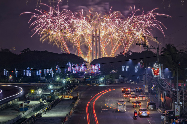 Image: Manila Rings In The New Year