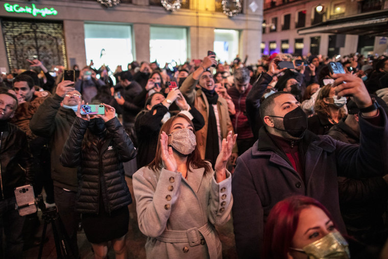 Image: Madrid Upkeeps New Year's Eve Grape Tradition With Tight Covid-19 Restrictions