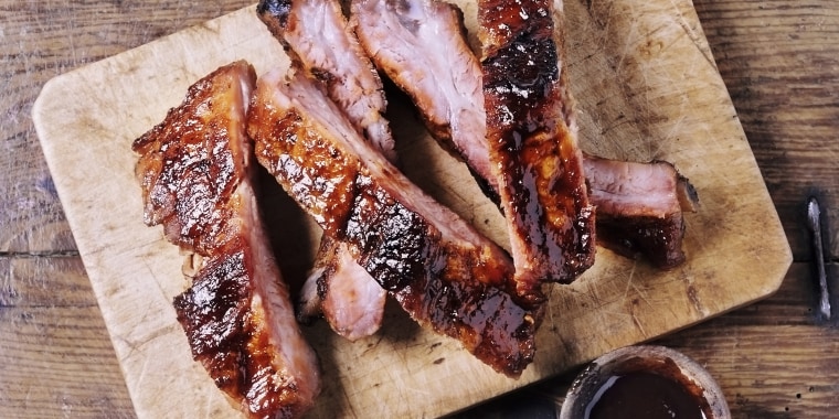 Slow-cooker spare ribs have only five ingredients and take just 15 minutes to prepare.