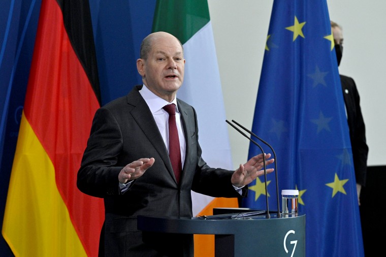 Image: Ireland's Prime Minister Micheal Martin and German Chancellor Olaf Scholz address a joint news conference, in Berlin