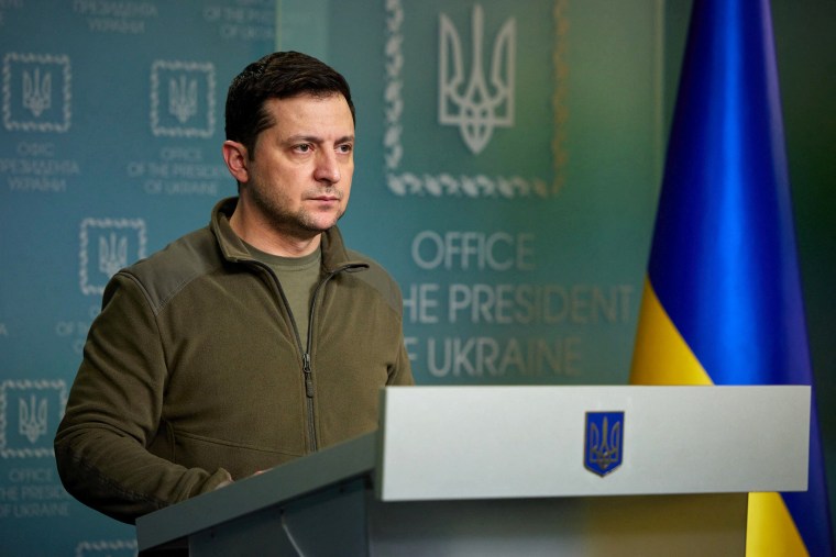 Image: Ukrainian President Volodymyr Zelenskiy makes a statement in Kyiv