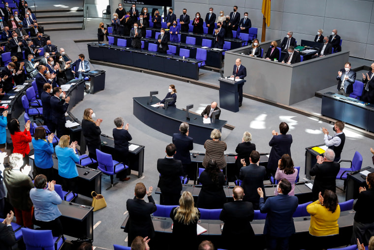 Image: Scholz addresses special German parliament meeting on Ukraine