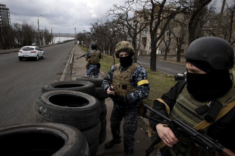 Image: Ukrainian security forces in Mykolaiv on March 4, 2022.