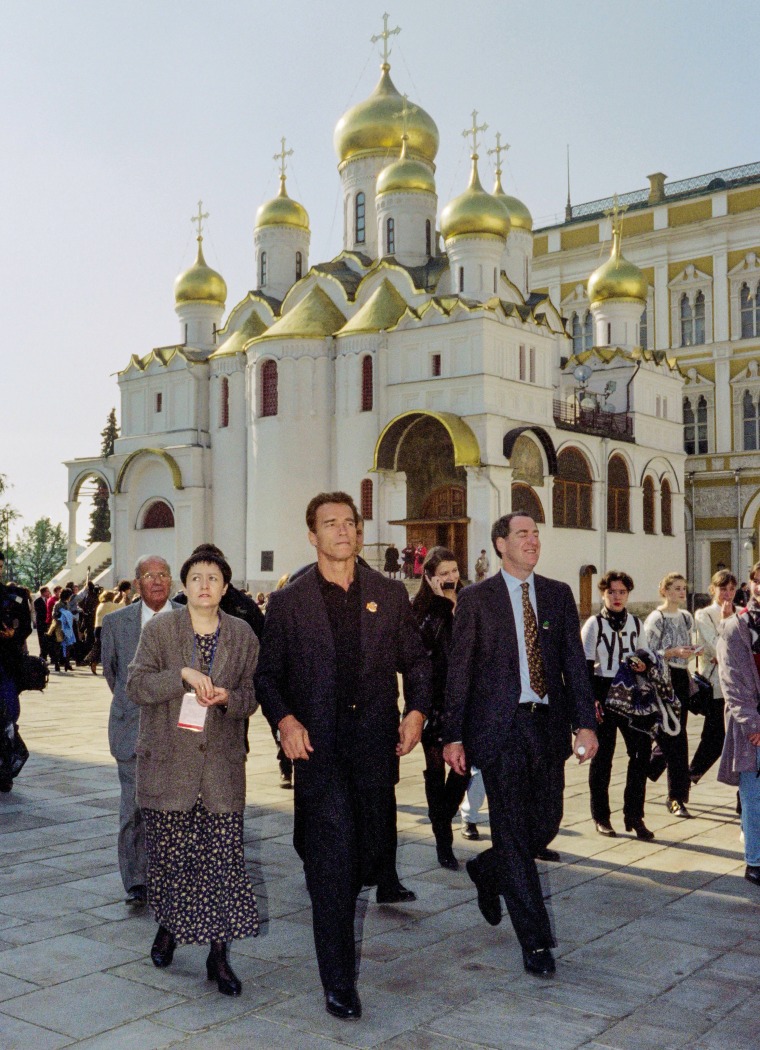 Arnold Schwarzenegger admires the Kremlin during a guided tour in Moscow on Sept. 25, 1996.