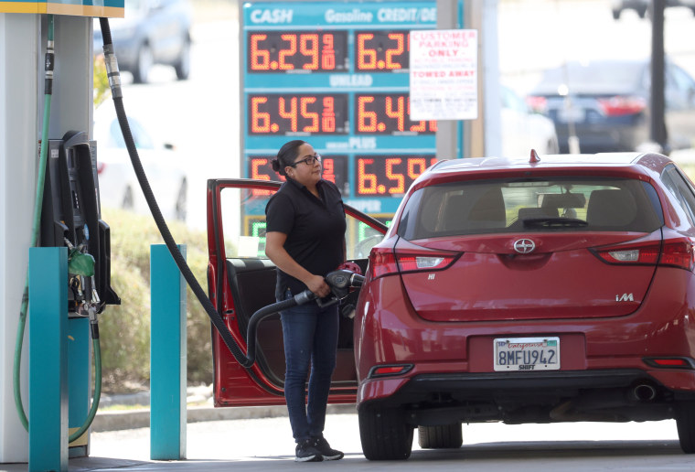 Image: Gas Prices Hit Record Highs In San Francisco Area