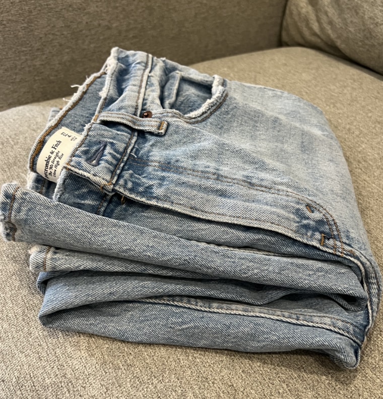 Mili Godio bought these Abercrombie Curve Love Ultra High Rise 90s Straight Jeans.