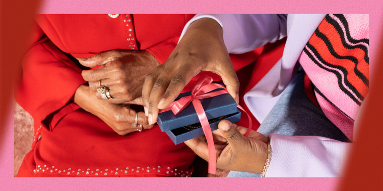 10 best Valentine's Day gifts for her: Kendra Scott, Venus Et