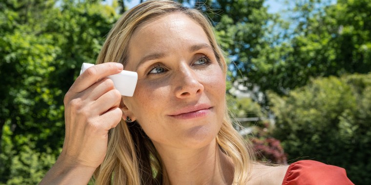 9 best sunscreens for oily skin, according to experts