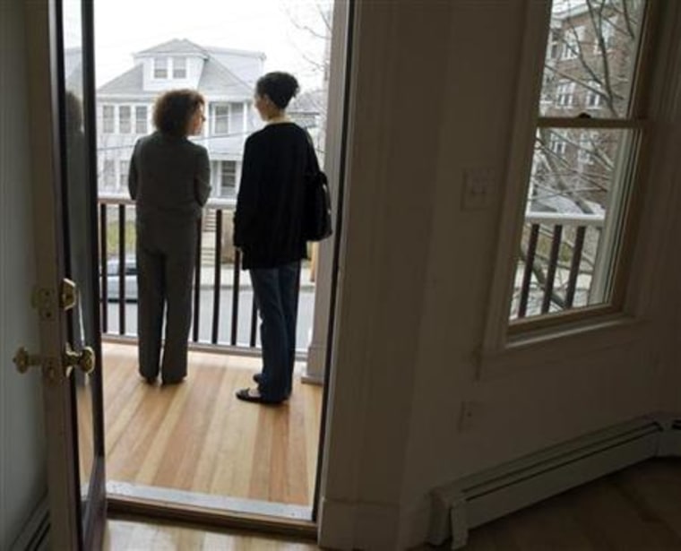 Mortgage applications surge as rates tumble