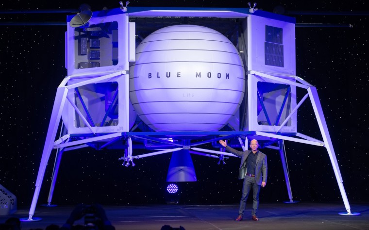 Image: Amazon CEO Jeff Bezos announces Blue Moon, a lunar landing vehicle for the Moon, during a Blue Origin event in Washington, DC.