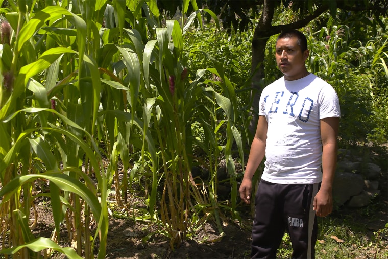 Darwin Mendez, 23, wants to migrate to the U.S. so that he can provide for his family.