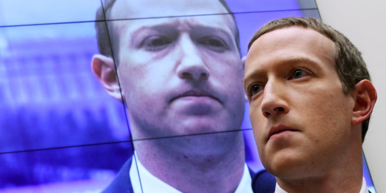 El cofundador y CEO de Facebook, Mark Zuckerberg, poco antes de testificar ante el Comité de Servicios Financieros de la Cámara de Representantes del Congreso el 23 de octubre de 2019.