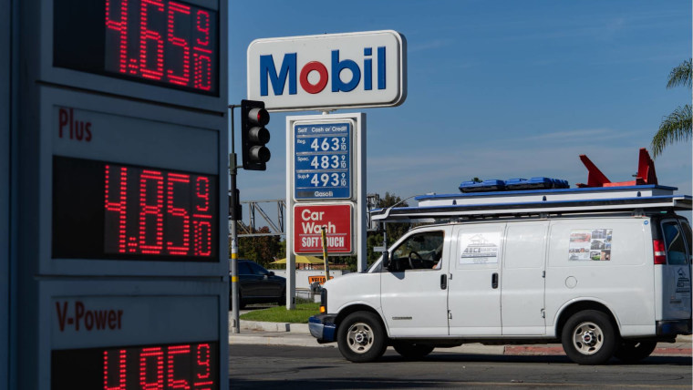 Precios del combustible en San Diego, California, EE. UU., en octubre de 2021.