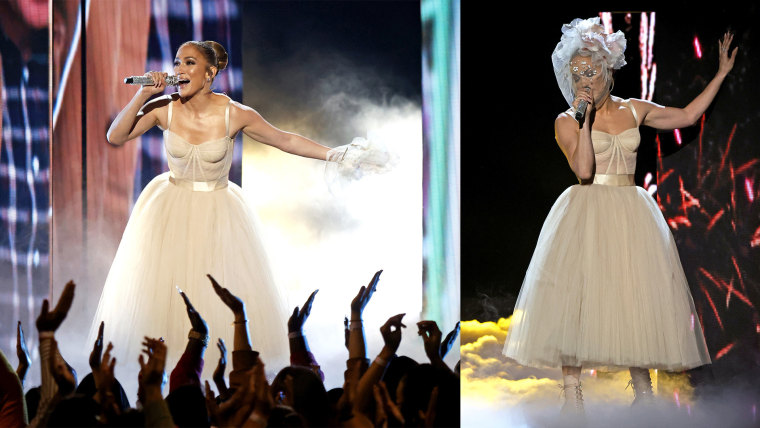 Jennifer Lopez, presentación en los American Music Awards 2021.