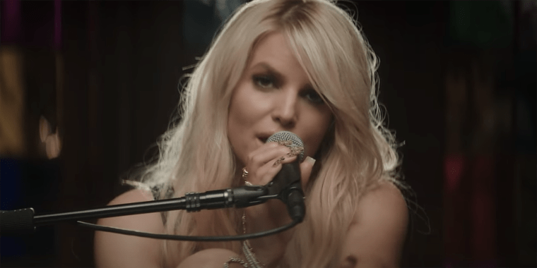 Jessica Simpson shared an emotional new cover of the song "Particles" by Nothing But Thieves.