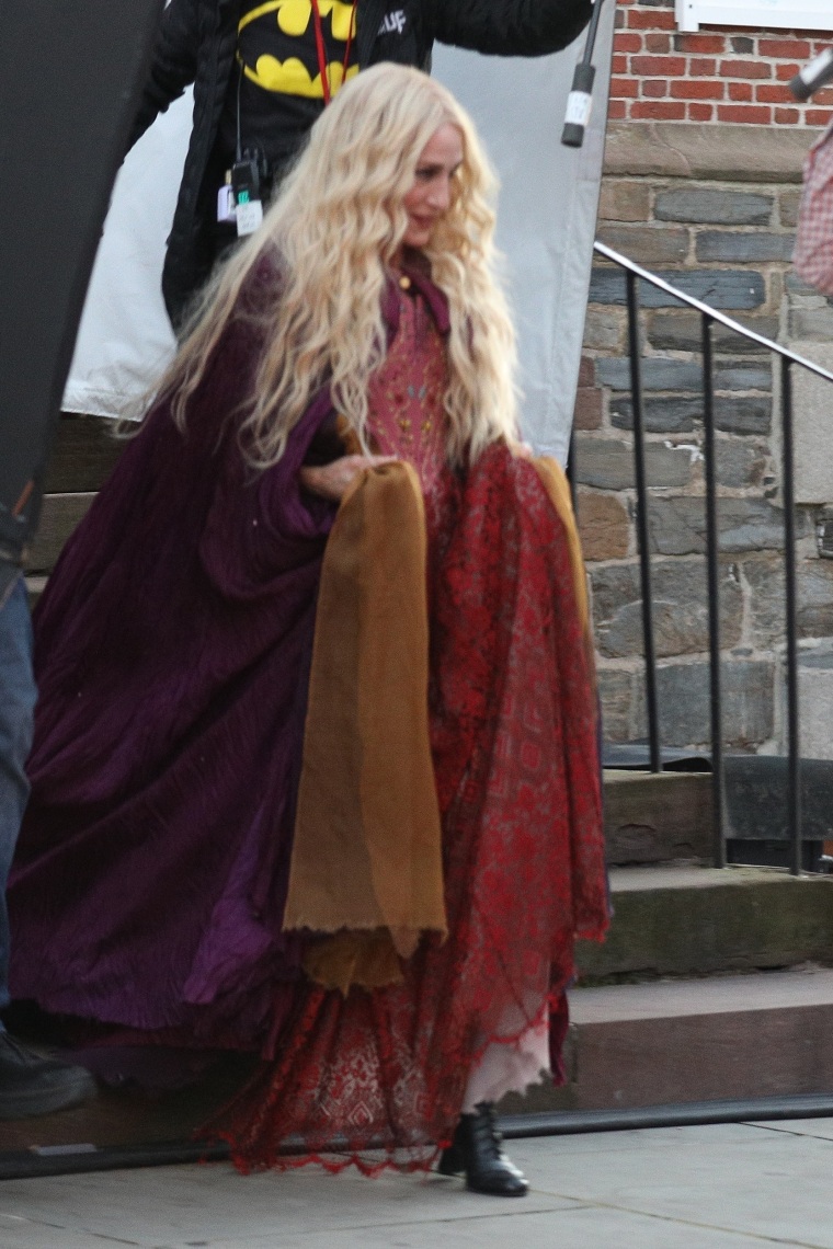 Parker was photographed this week in full costume as Sarah Sanderson on the set of "Hocus Pocus 2.”

