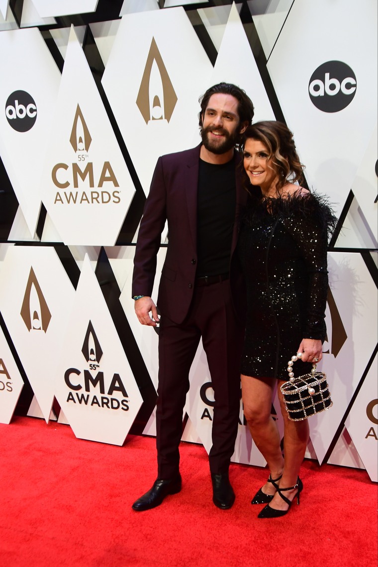 Thomas Rhett brought a ‘beautiful date’ to CMA Awards — his mom!