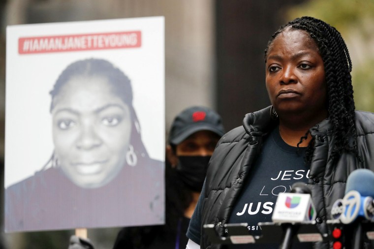 Image: Anjanette Young and supporters in Chicago on OCt. 22, 2021.