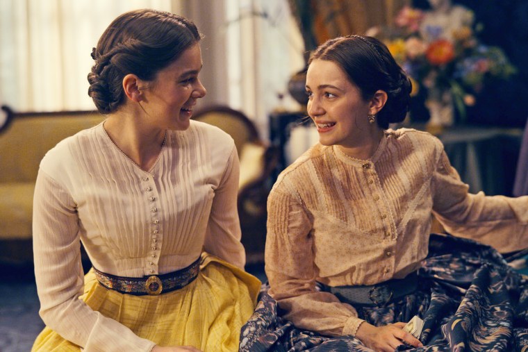 Image: Hailee Steinfeld and Ella Hunt in "Dickinson."