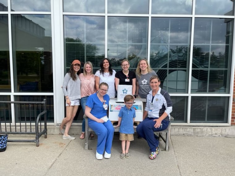 Dr. Heather Florescue partnered with the Star Legacy Foundation and some patients to create little libraries for families who experience pregnancy loss.