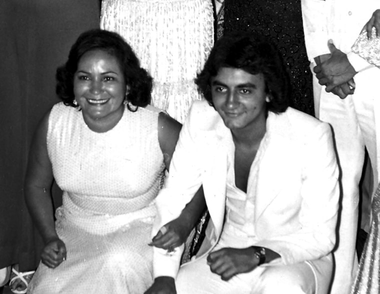 Carmen Salinas junto a su hijo Pedro Plascencia