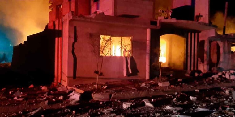 Explosión de pólvora en Santiago Tenango en Puebla, México, el lunes 6 de diciembre en la noche.