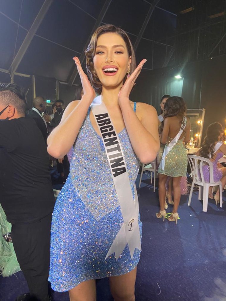 Miss Argentina Julieta García en el backstage de Miss Universo 2021 | 70ª edición