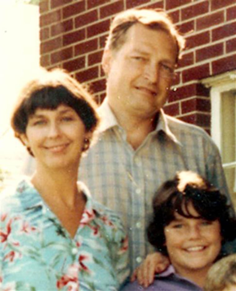 Savannah Guthrie is pictured next to her mother, Nancy, and father, Charles, in this vintage family photo.