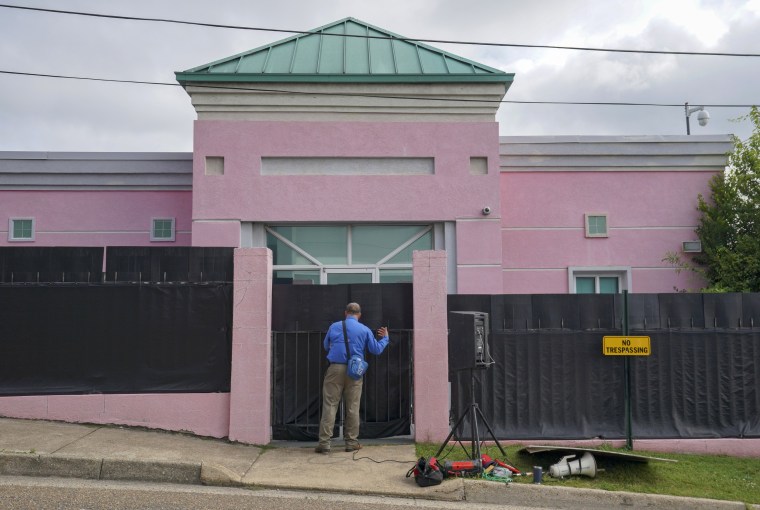 Last Abortion Clinic in Mississippi and Upcoming Supreme Court Arguments on Roe v. Wade