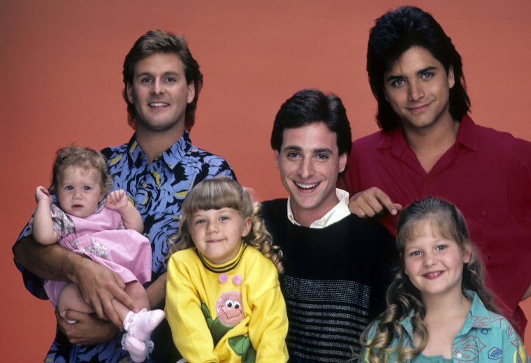 Imagem: O elenco de "Full House" com Bob Saget em 26 de junho de 1987.