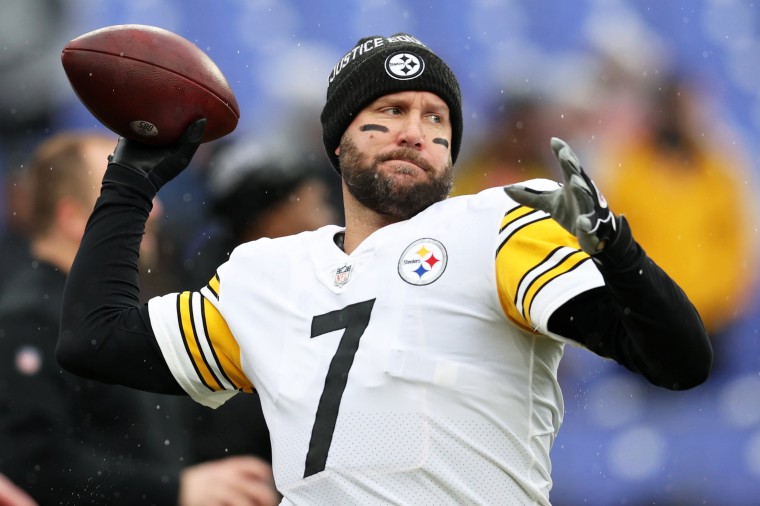 Ben Roethlisberger of the Pittsburgh Steelers warms up before the game against the Baltimore Ravens on Jan. 9, 2022, in Baltimore.