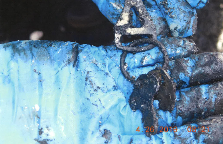 Una foto de las llaves del auto de Bill Bayley, una de las cuatro víctimas mortales en el accidente de tránsito de la autopista I-70 de Colorado