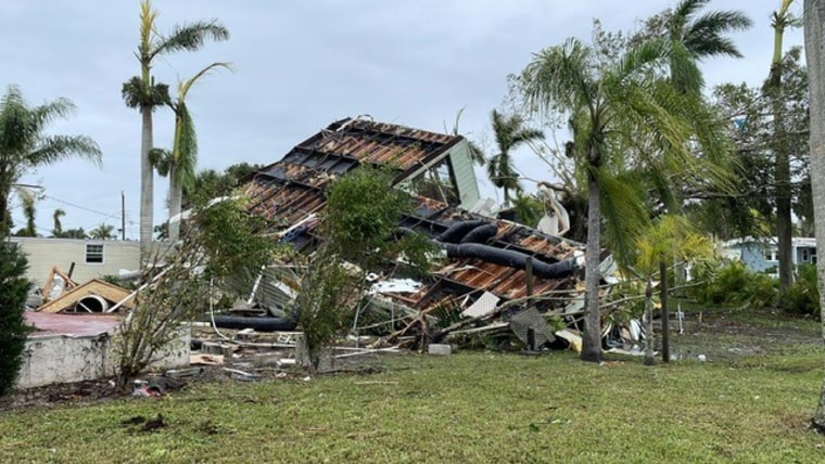Un tornado arrasa con varias casas en Fort Myers, Florida