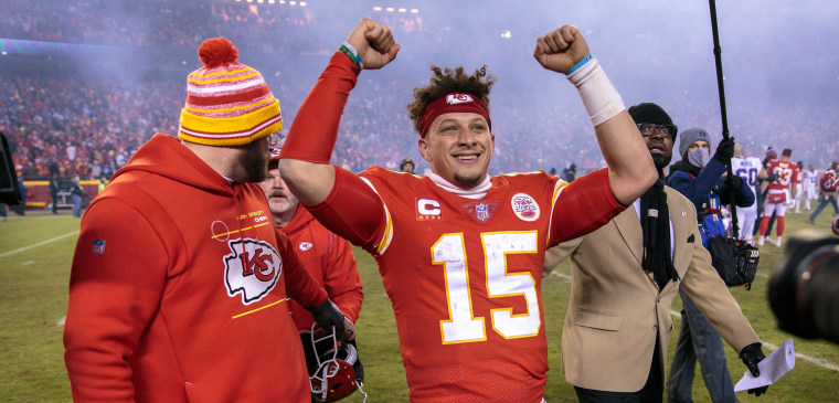 Joe Burrow of the Cincinnati Bengals hugs Patrick Mahomes of the News  Photo - Getty Images