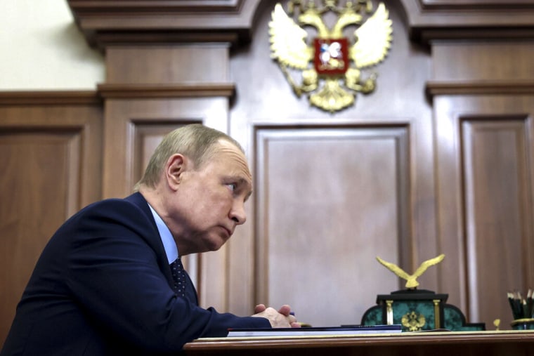 El presidente ruso, Vladimir Putin, durante una reunión en el Kremlin en Moscú, Rusia, el lunes 17 de enero de 2022.
