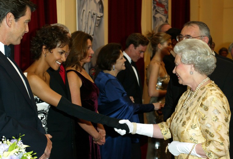 Queen Elizabeth II meets Halle Berry in 2002