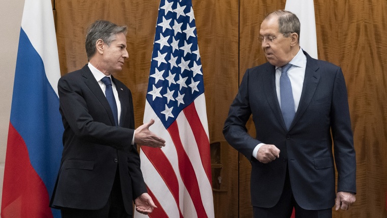 Estados Unidos y Rusia tratan de rebajar la tensión bélica en Ucrania