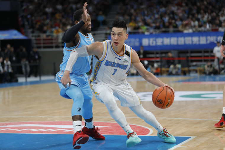 Jeremy Lin of the Beijing Ducks and Kay Felder of Xinjiang Yilite on Dec. 25, 2019 in Beijing.