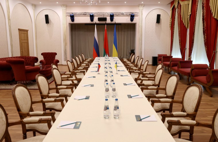 Image: The venue of the forthcoming talks between Russian and Ukrainian delegations is seen, in Rumyantsev-Paskevich Residence in Gomel