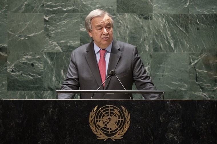 El Secretario General Antonio Guterres habla en el salón de la asamblea general, el miércoles 23 de febrero de 2022, en la sede de las Naciones Unidas.